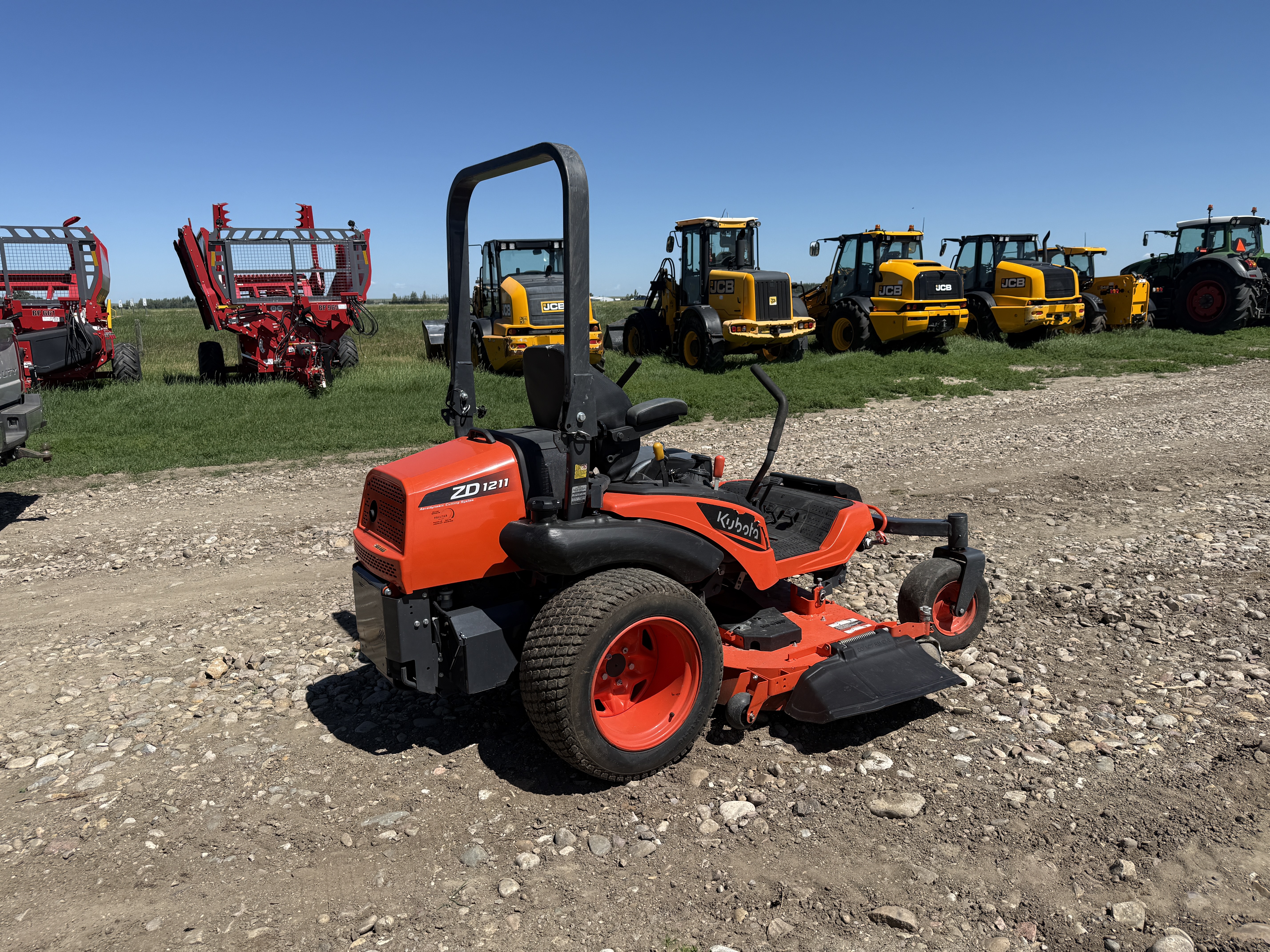 2020 Kubota ZD1211 Mower/Zero Turn