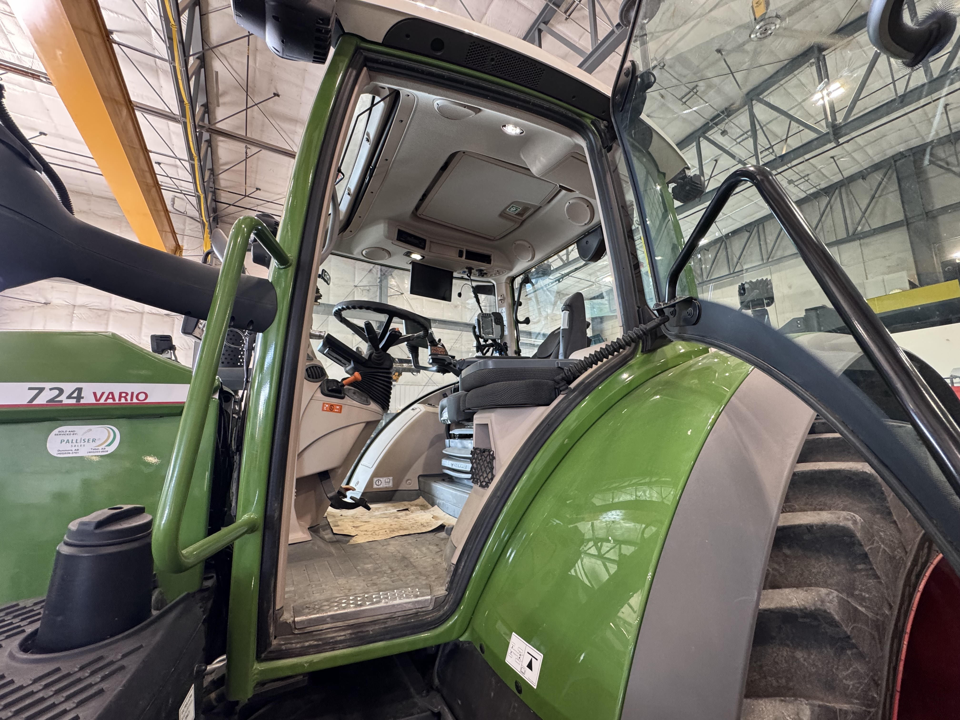 2022 Fendt 724 Gen6 Tractor