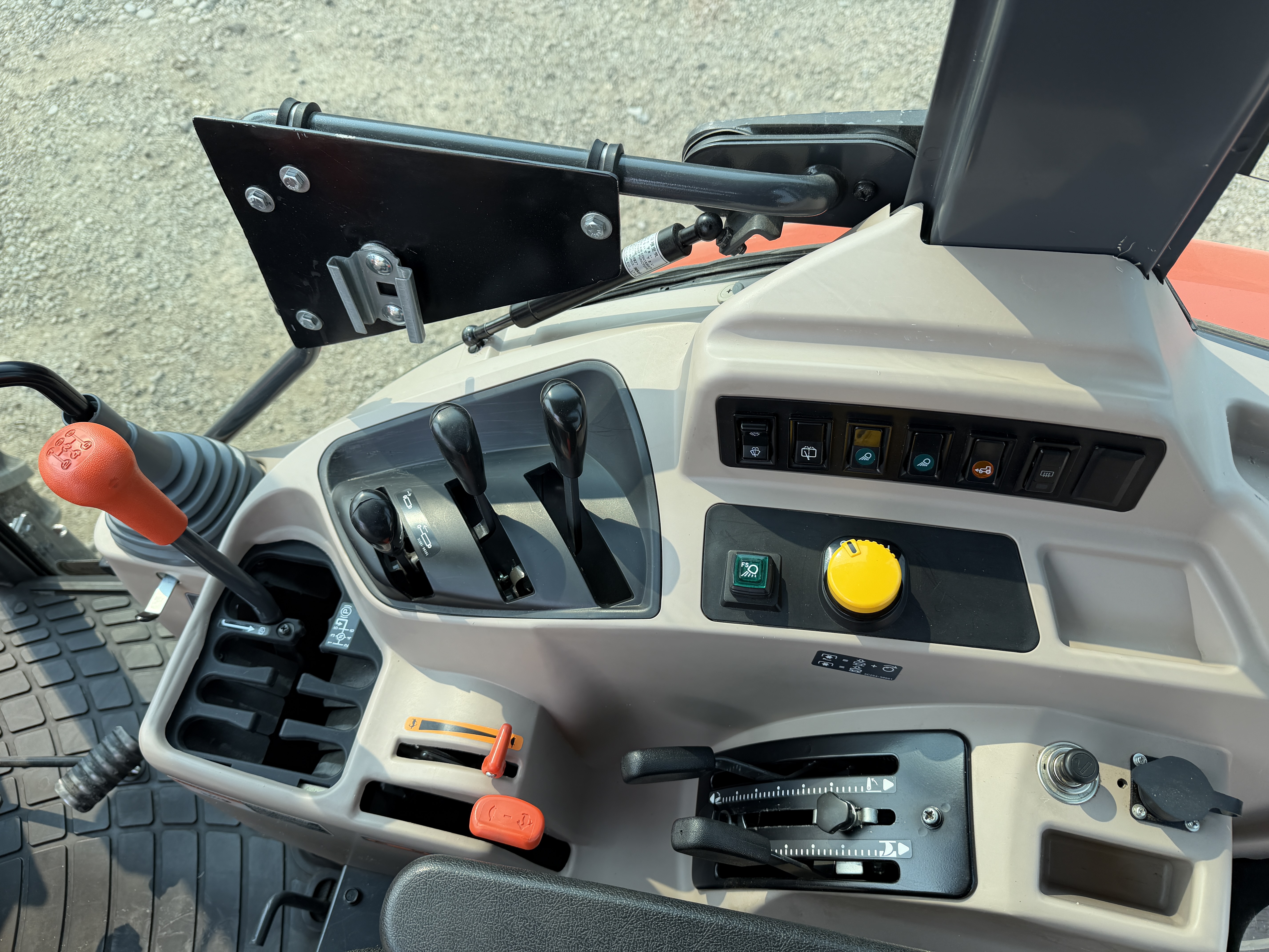 2022 Kubota M7060HDCC12 Tractor