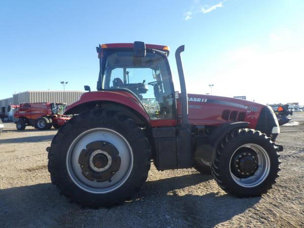 2011 Case MAG210 Tractor