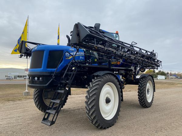 2013 New Holland SP240R-100 Sprayer/High Clearance