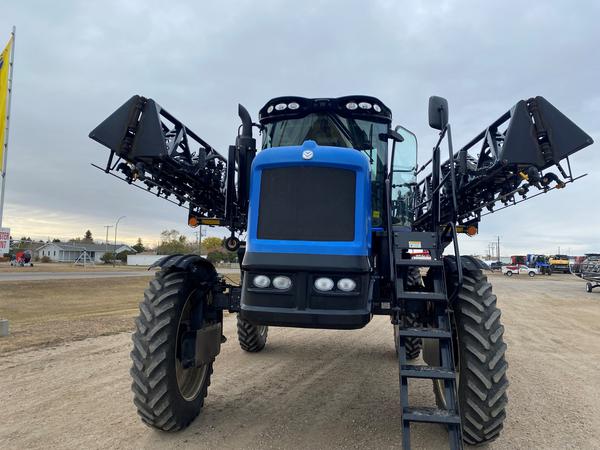 2013 New Holland SP240R-100 Sprayer/High Clearance