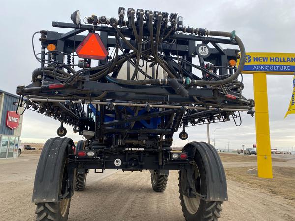 2013 New Holland SP240R-100 Sprayer/High Clearance