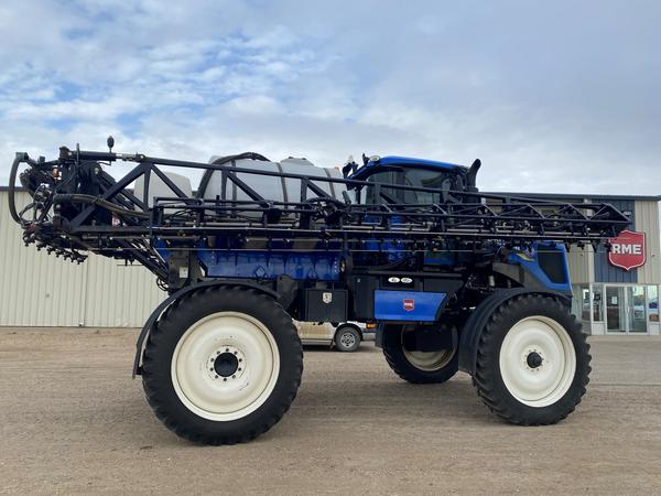 2013 New Holland SP240R-100 Sprayer/High Clearance