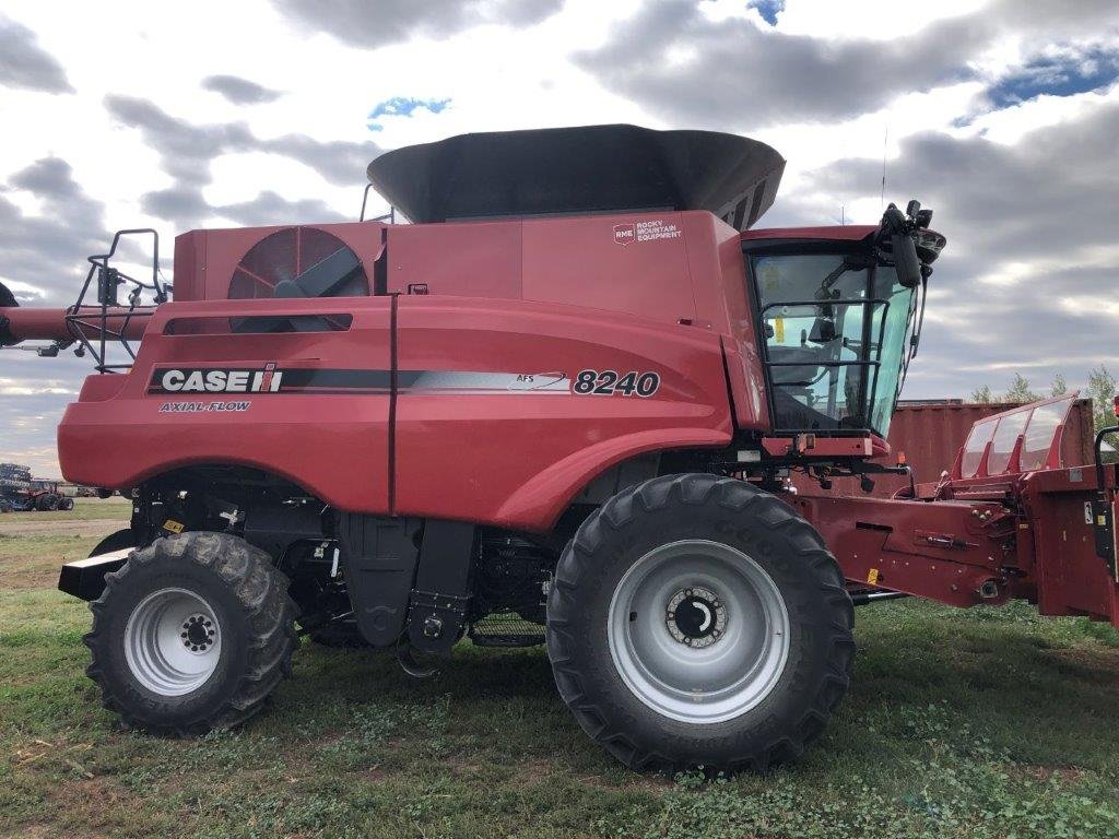 2018 Case 8240 Combine