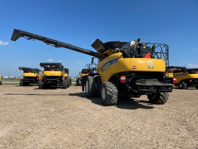 2020 New Holland CR9.90 Combine