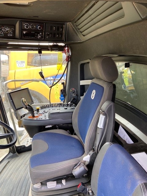 2020 New Holland CR9.90 Combine