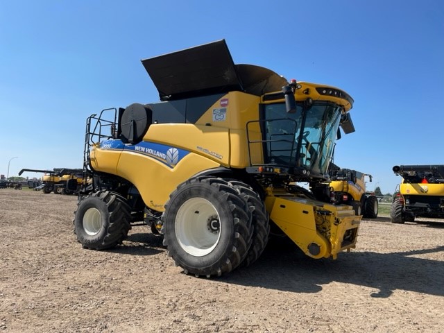 2020 New Holland CR9.90 Combine