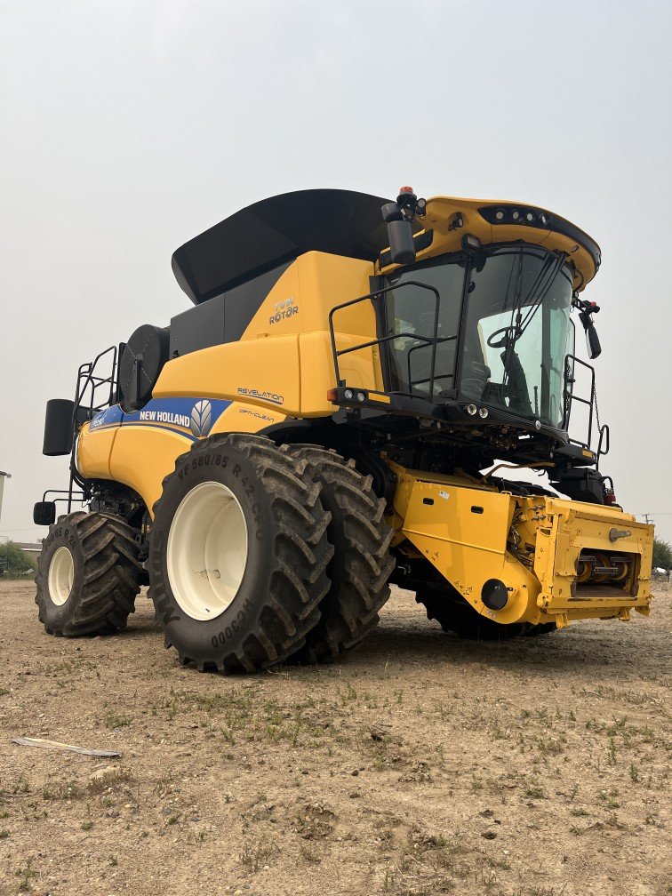 2021 New Holland CR8.90 Combine