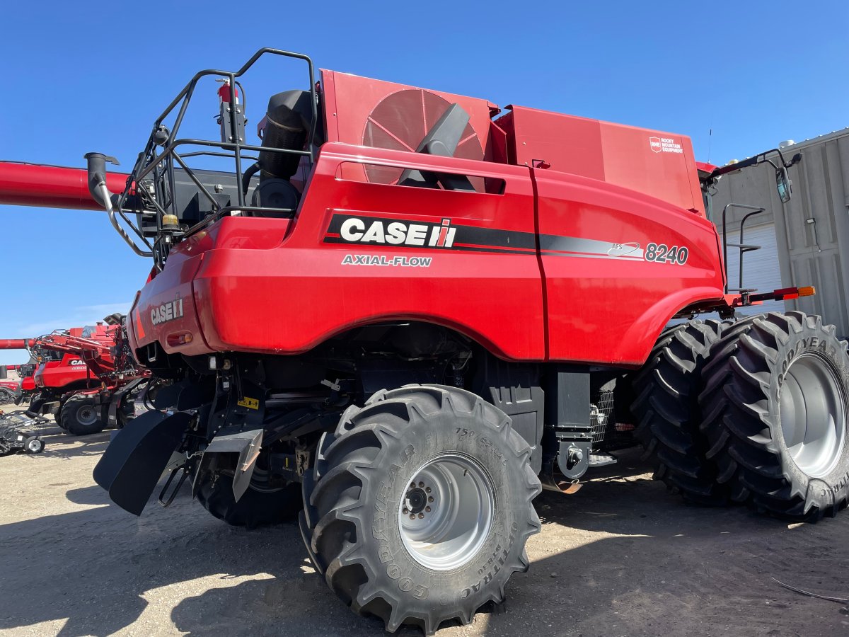2017 Case 8240 Combine