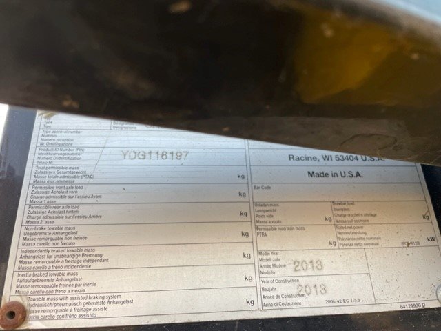 2013 New Holland CR9090 Combine