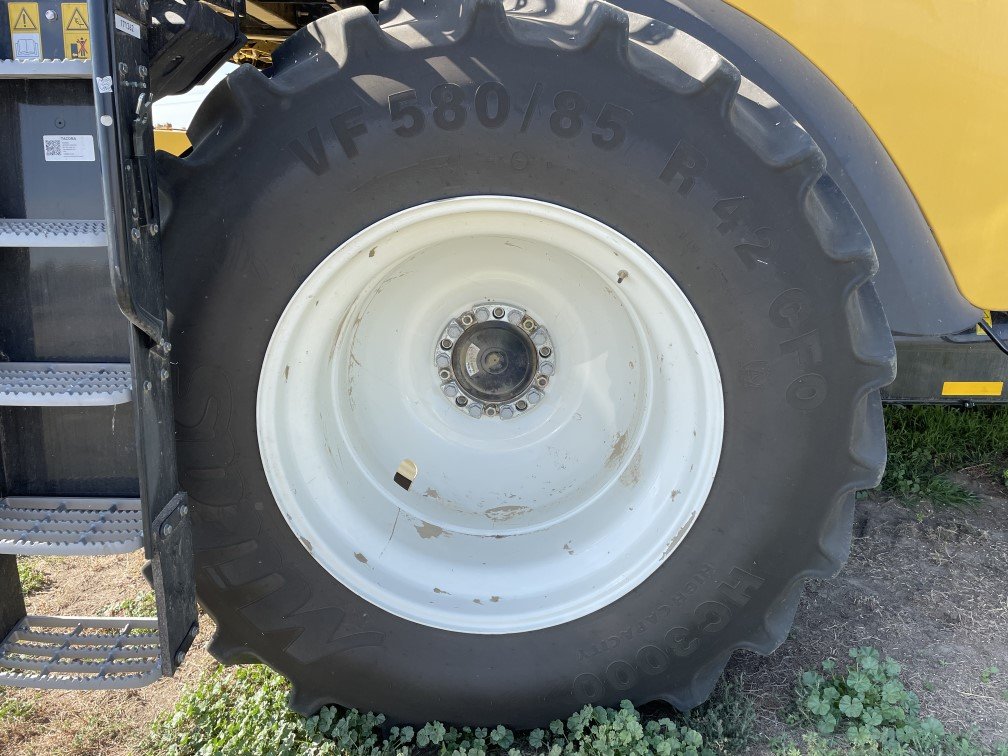 2023 New Holland CR8.90 Combine