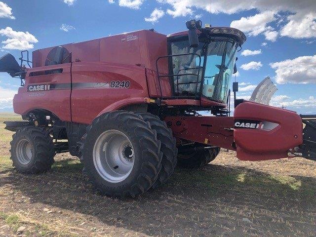 2018 Case 8240 Combine