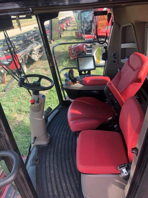 2023 Case 8250 Combine