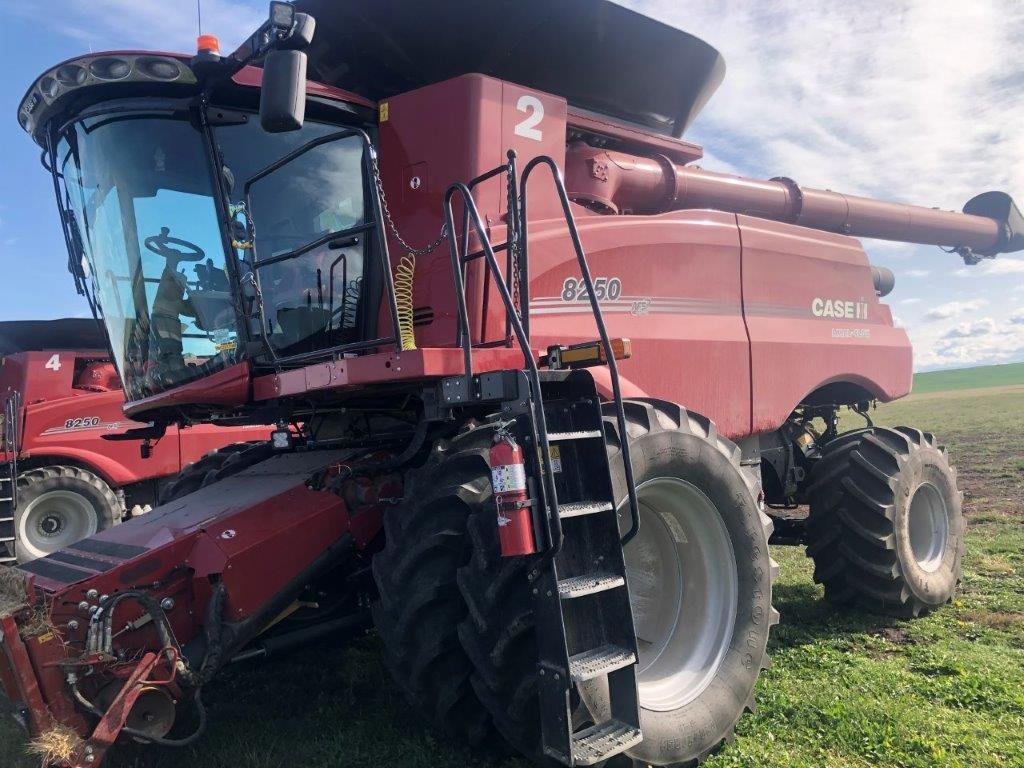 2023 Case 8250 Combine