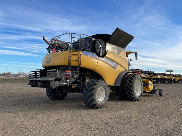 2023 New Holland CR9.90 Combine