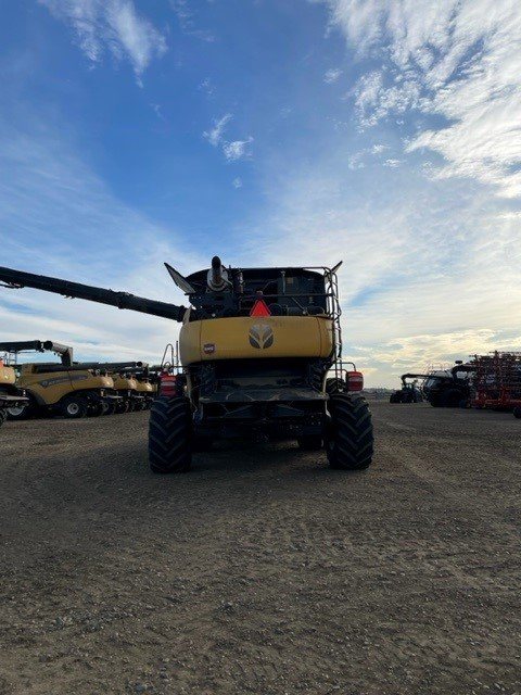 2023 New Holland CR9.90 Combine