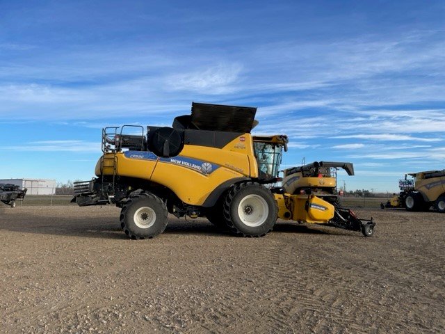 2023 New Holland CR9.90 Combine