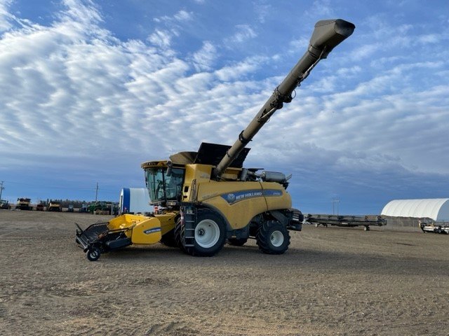 2023 New Holland CR9.90 Combine