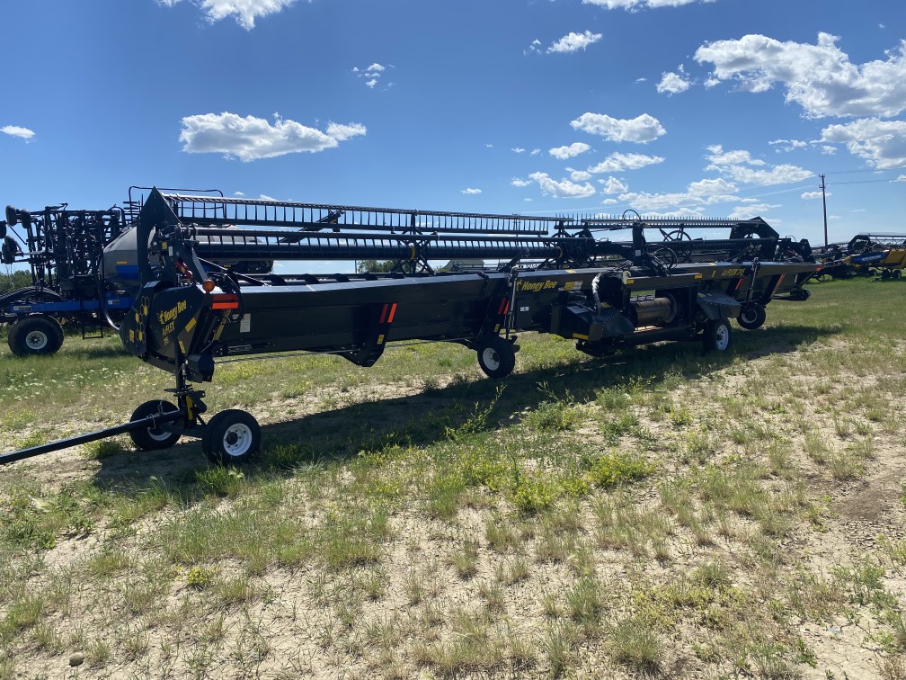 2019 Honey Bee AF245 Header Combine