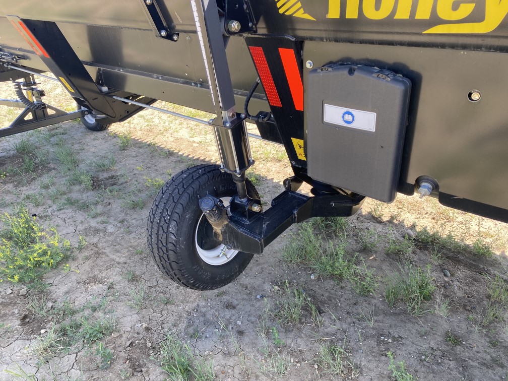 2019 Honey Bee AF245 Header Combine