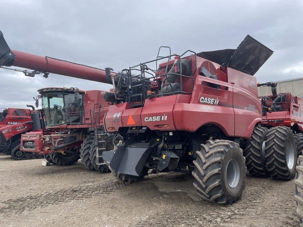 2022 Case 8250 Combine