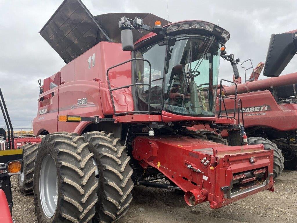 2022 Case 8250 Combine