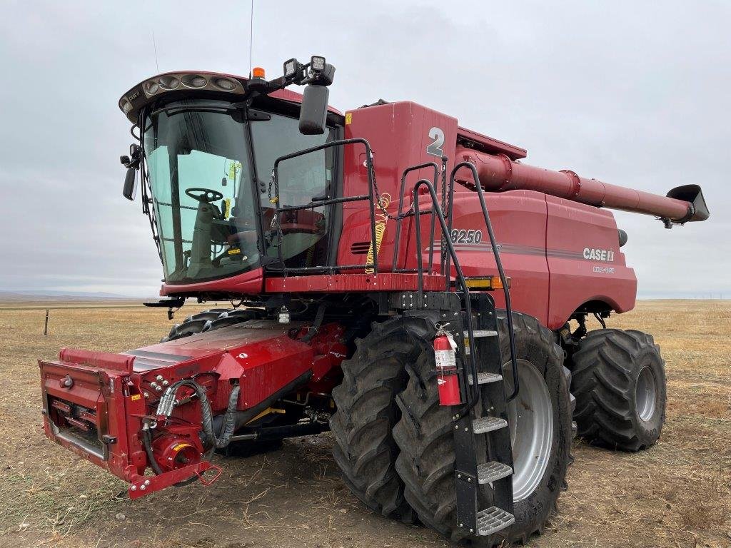 2022 Case 8250 Combine