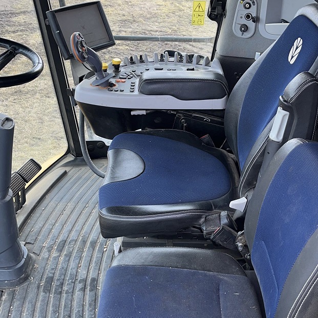 2017 New Holland CR9.90 Combine