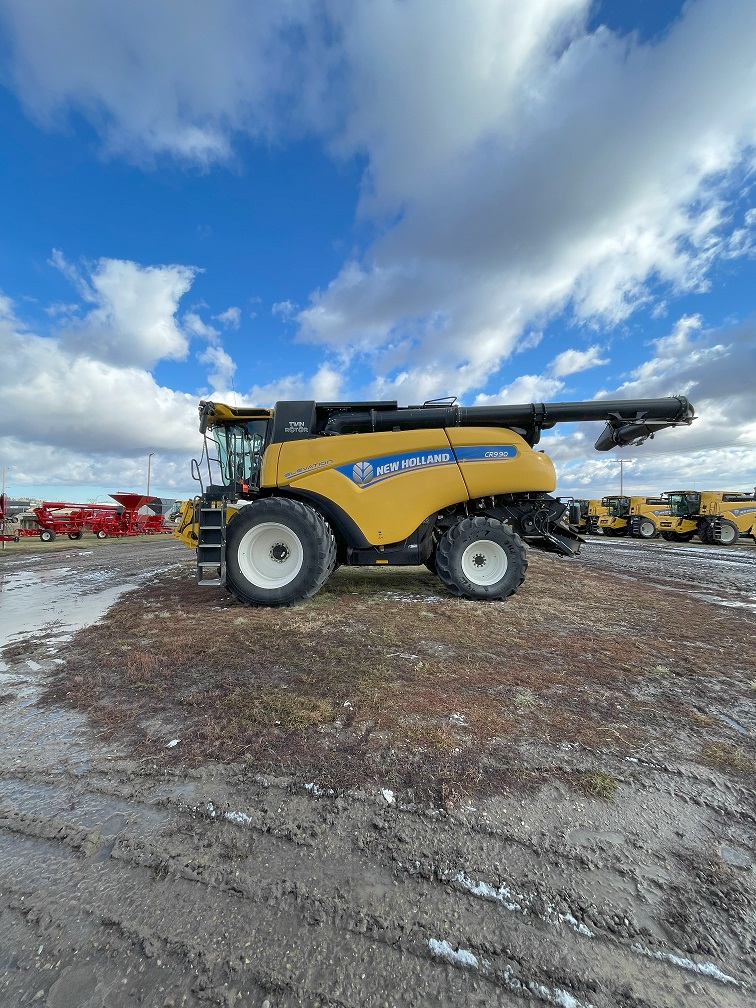 2017 New Holland CR9.90 Combine