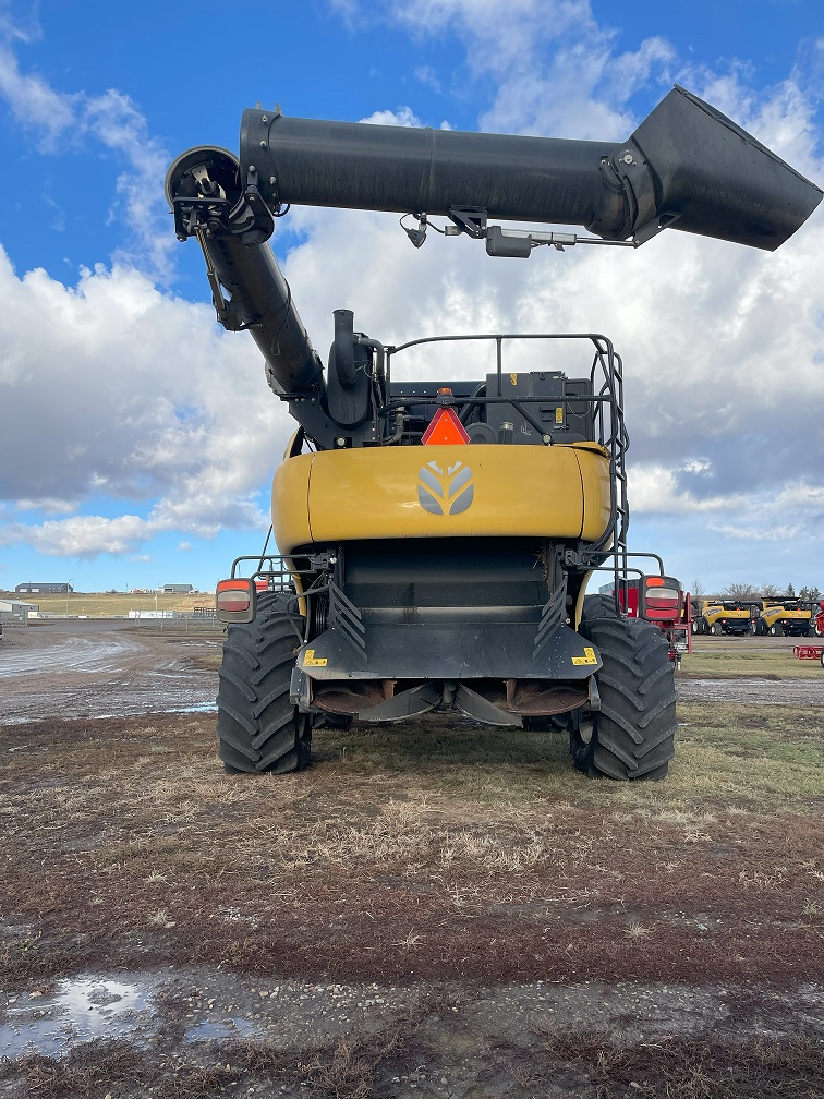 2017 New Holland CR9.90 Combine