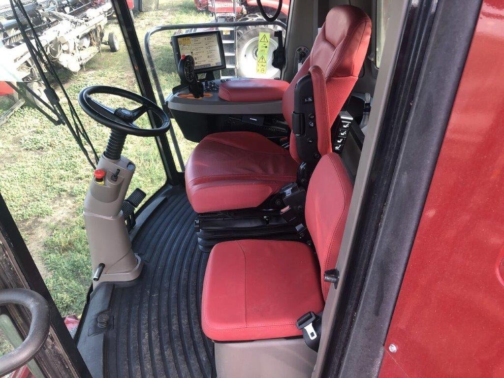 2023 Case 8250 Combine