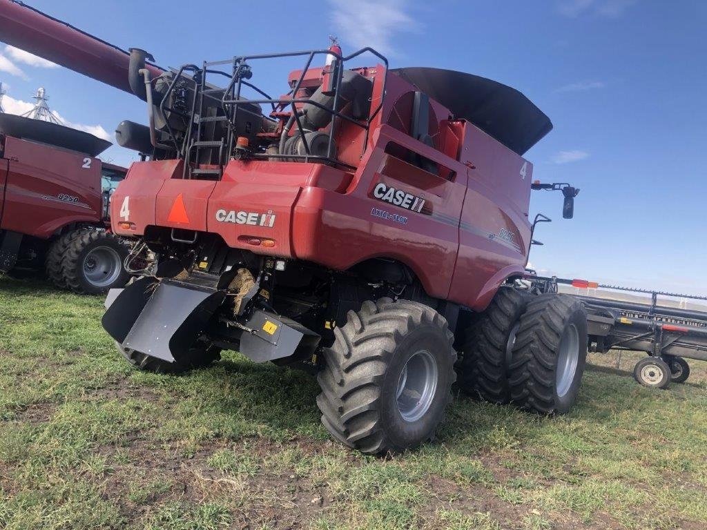 2023 Case 8250 Combine