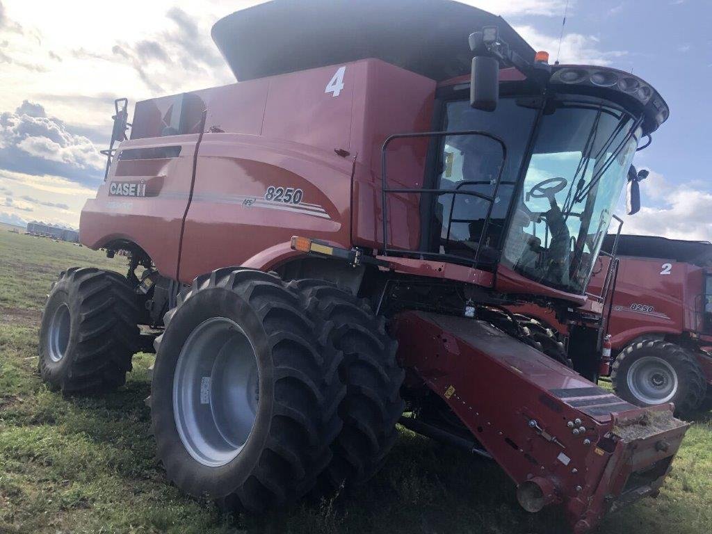 2023 Case 8250 Combine