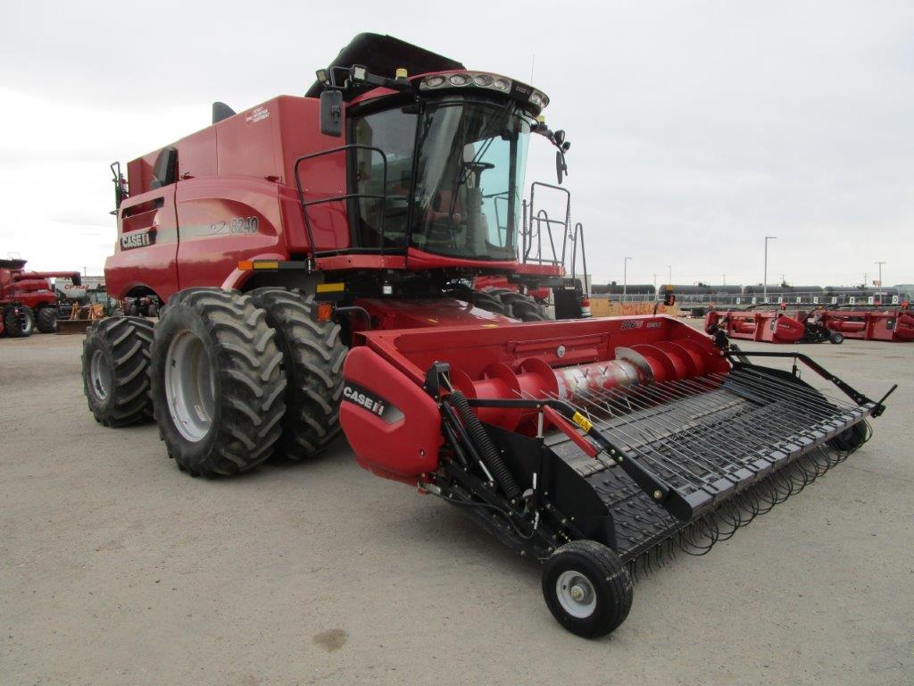 2017 Case 8240 Combine
