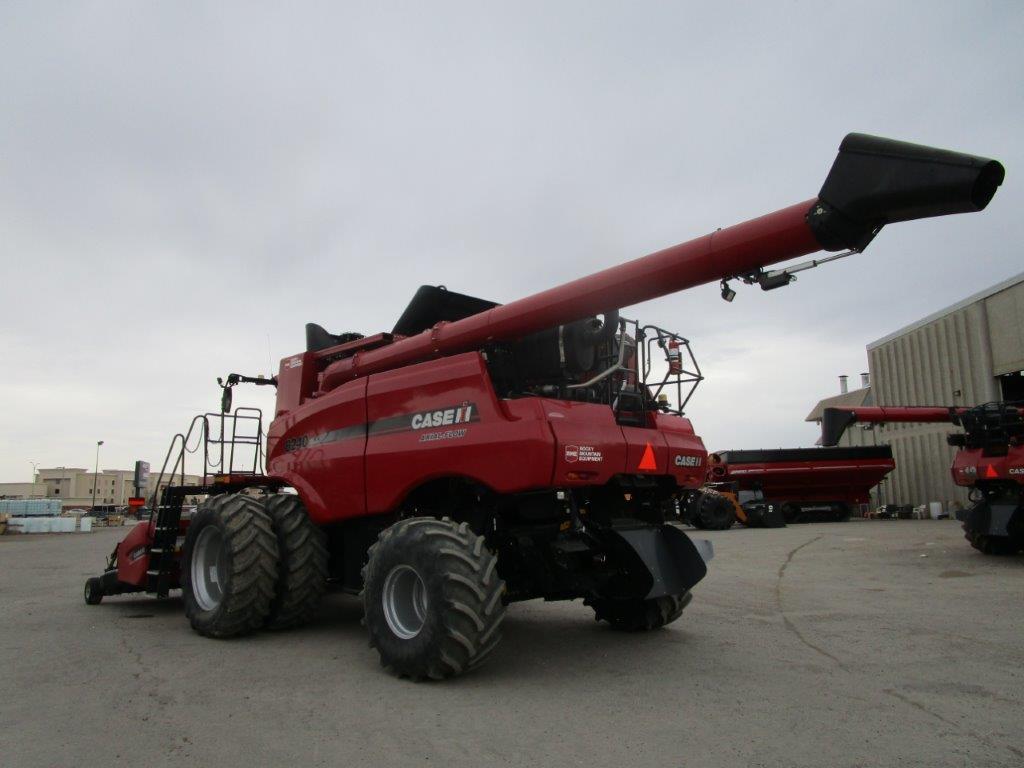 2017 Case 8240 Combine