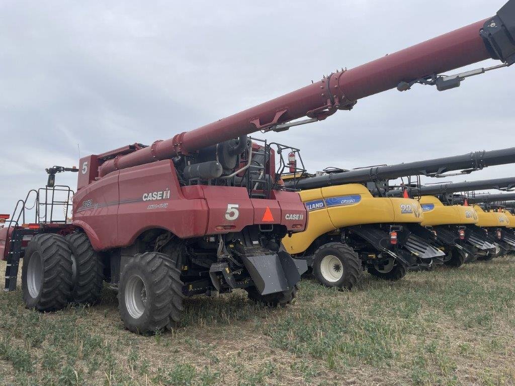 2023 Case 8250 Combine