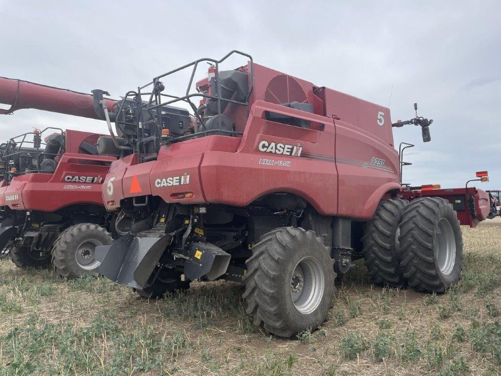 2023 Case 8250 Combine