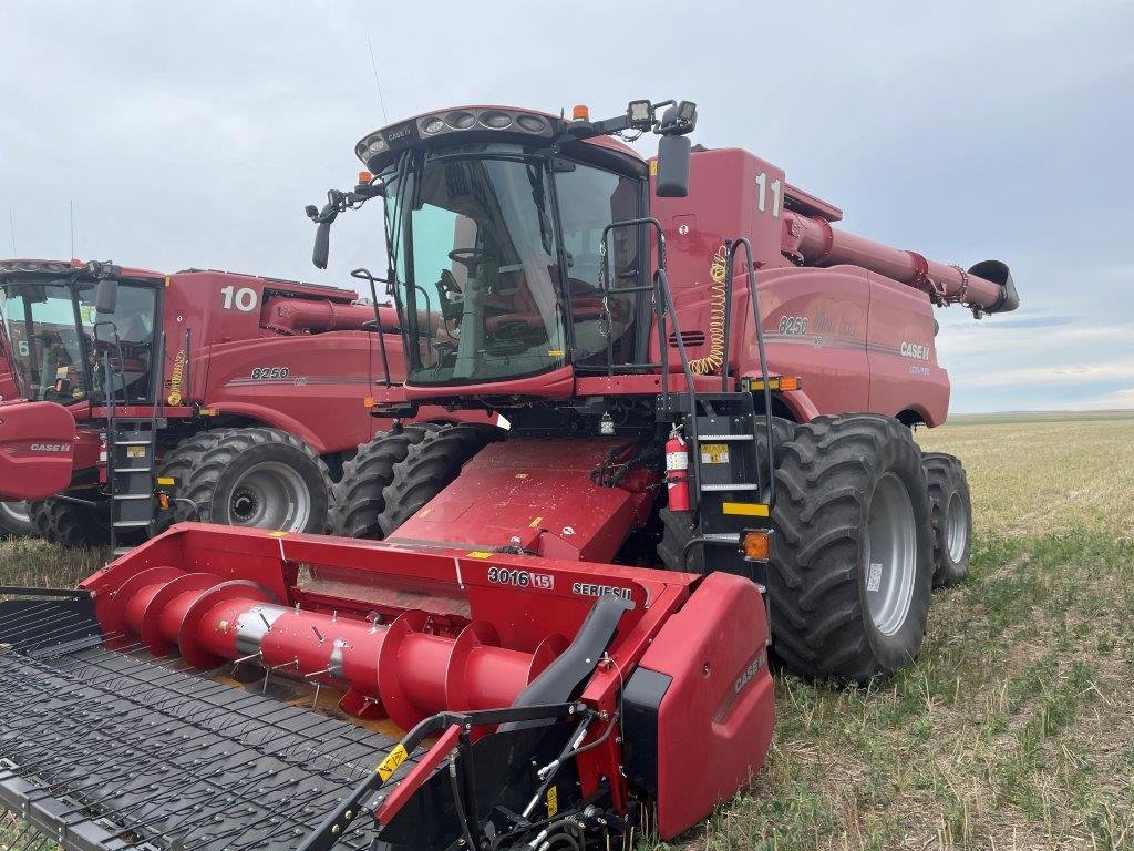 2023 Case 8250 Combine