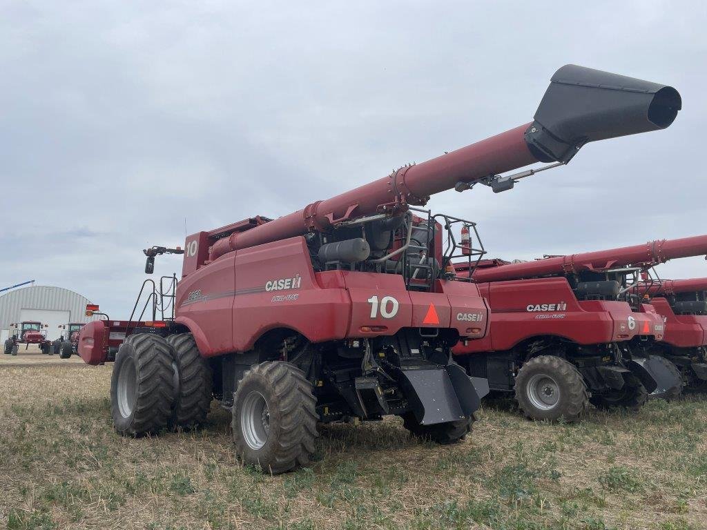 2023 Case 8250 Combine