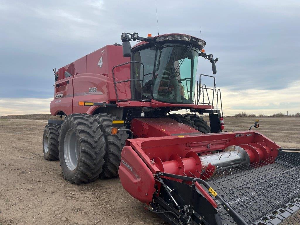 2023 Case 8250 Combine