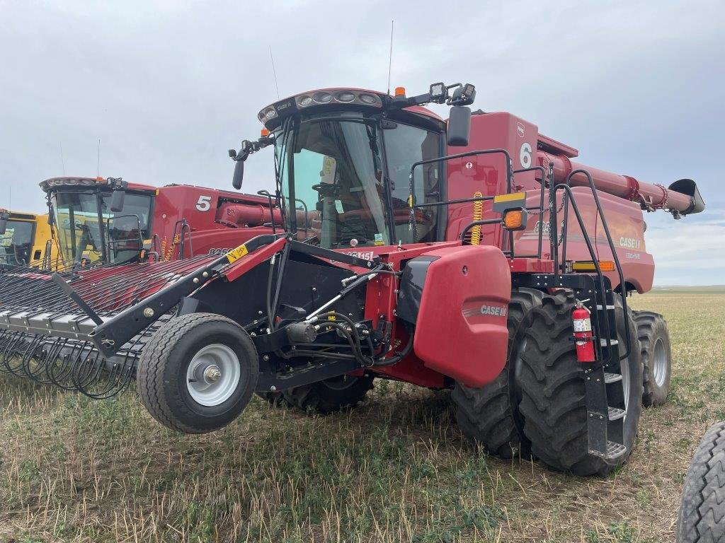 2023 Case 8250 Combine