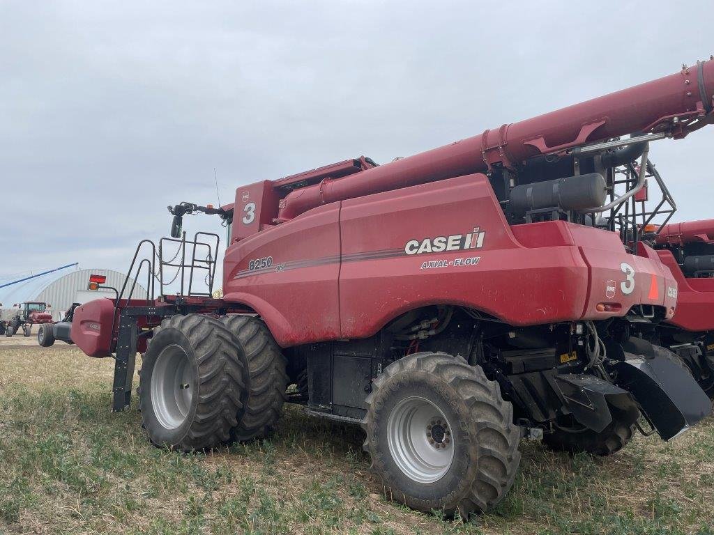 2023 Case 8250 Combine