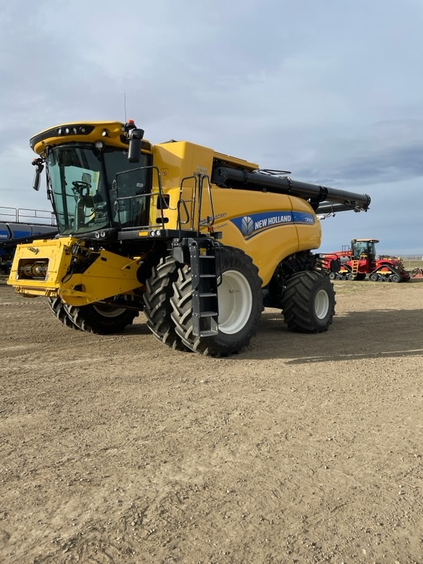 2021 New Holland CR9.90 Combine