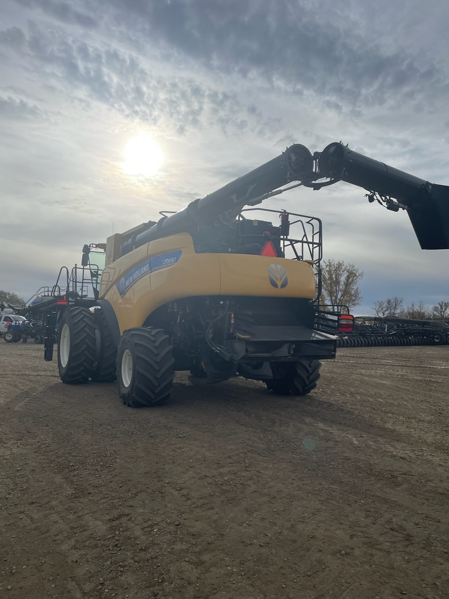 2021 New Holland CR9.90 Combine