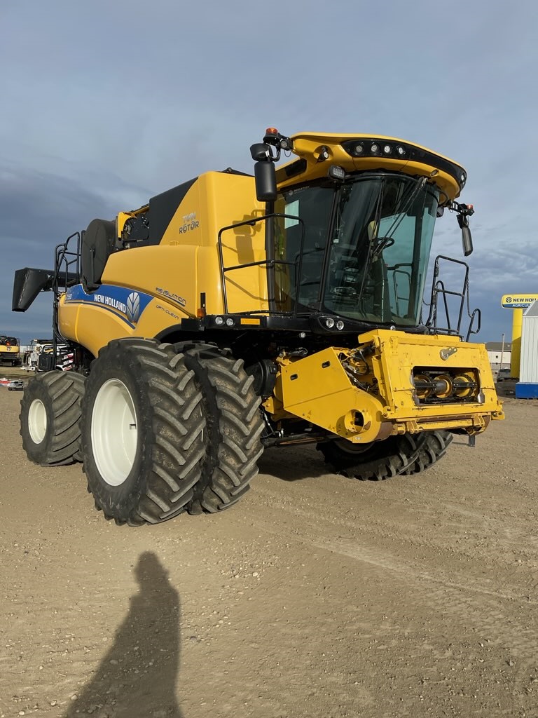 2021 New Holland CR9.90 Combine