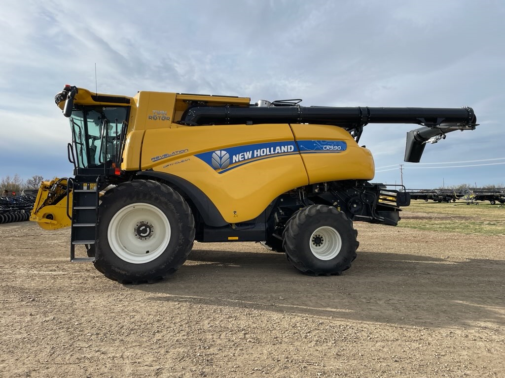 2021 New Holland CR9.90 Combine