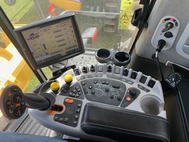 2018 New Holland CR9.90 Combine