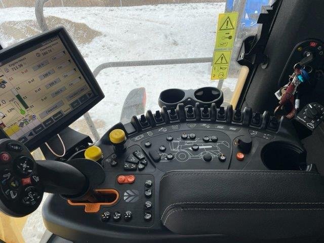 2021 New Holland CR9.90 Combine