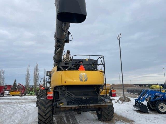 2021 New Holland CR9.90 Combine